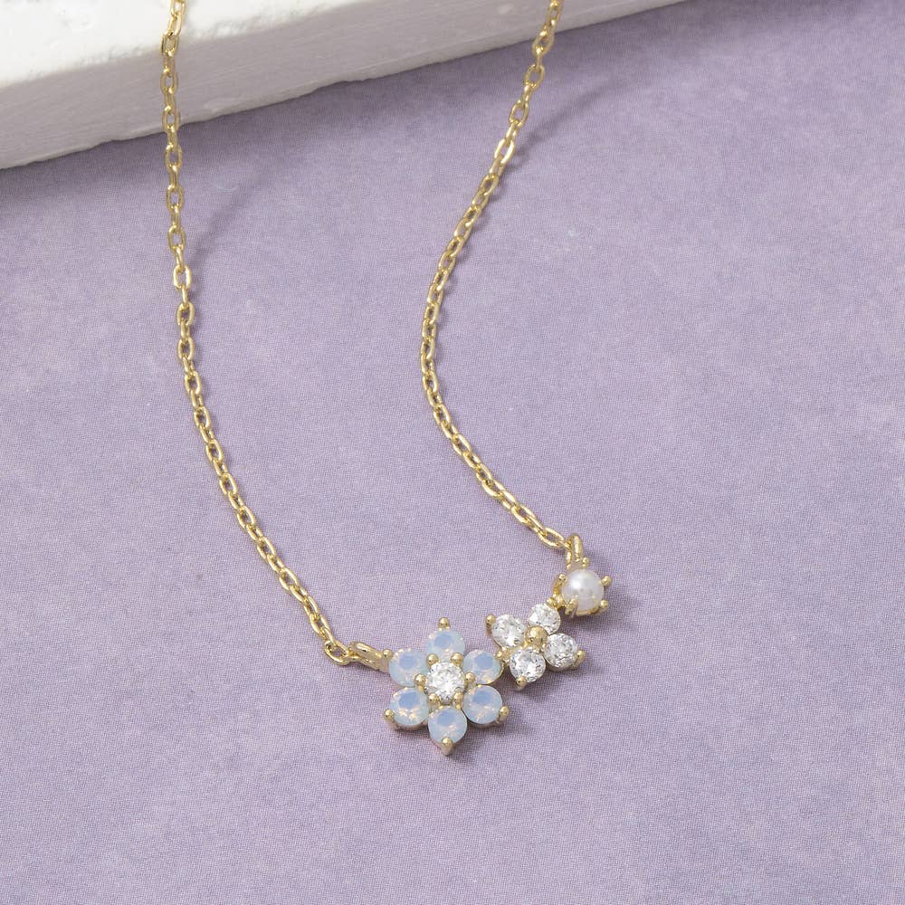 Daisy Cluster Pendant Necklace