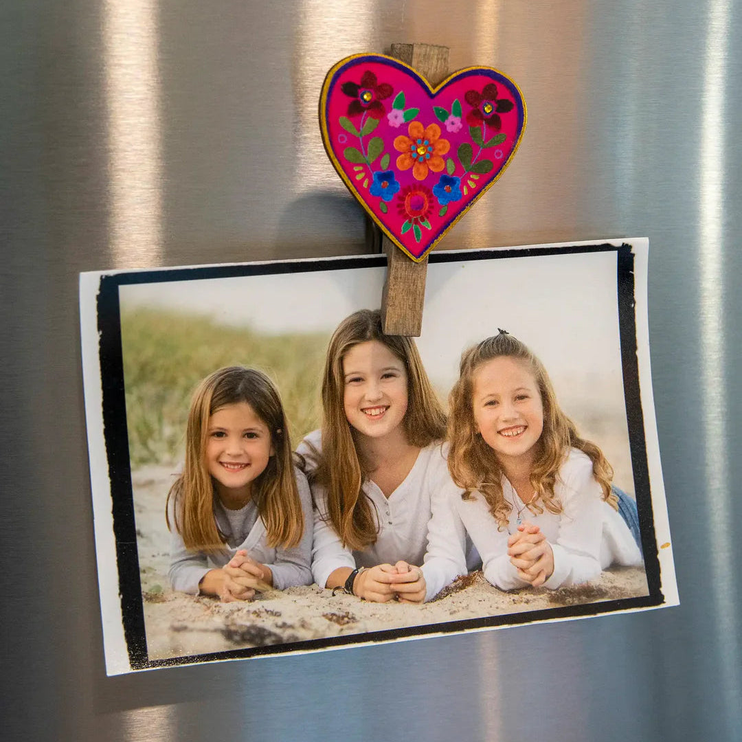 Magnetic Folk Hearts Happy Clips
