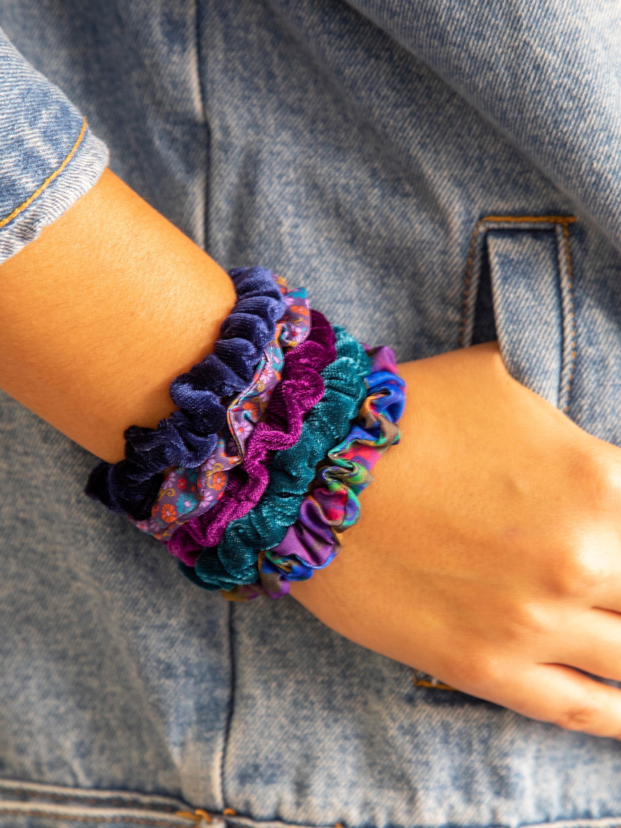 Scrunchies & Hair Ties