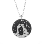 Delicate Arch Round Necklace