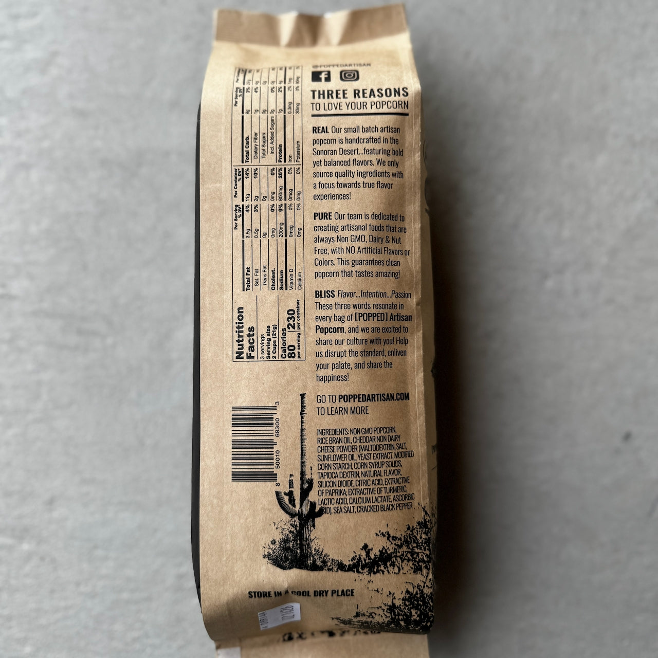 Cheddar w/ Cracked Pepper Artisan Popcorn