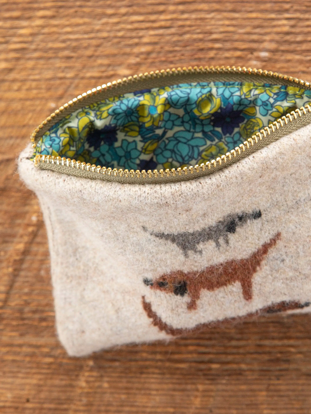 Intarsia Sweater Knit Pouch - Tan Dogs