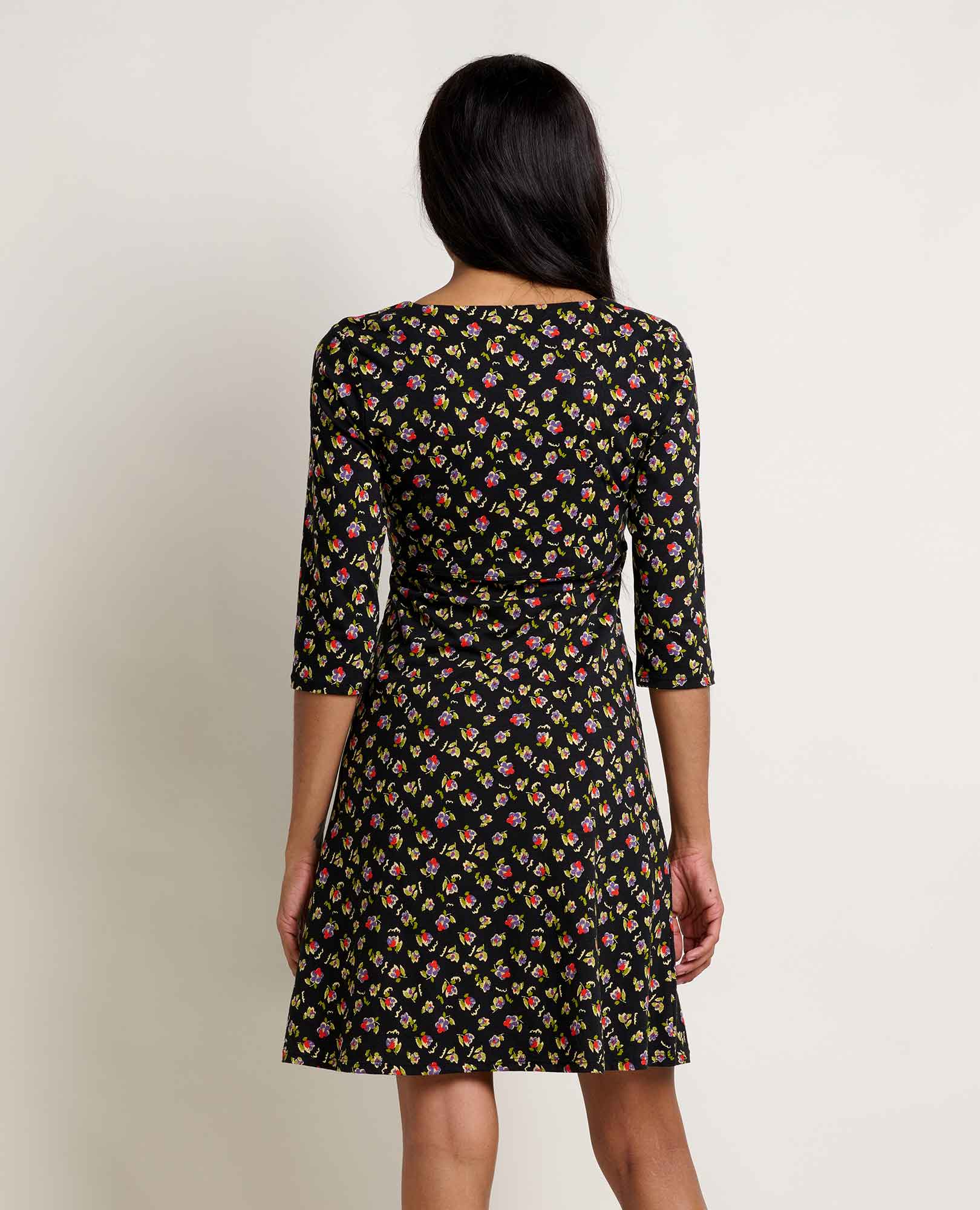 #color_black pansy print