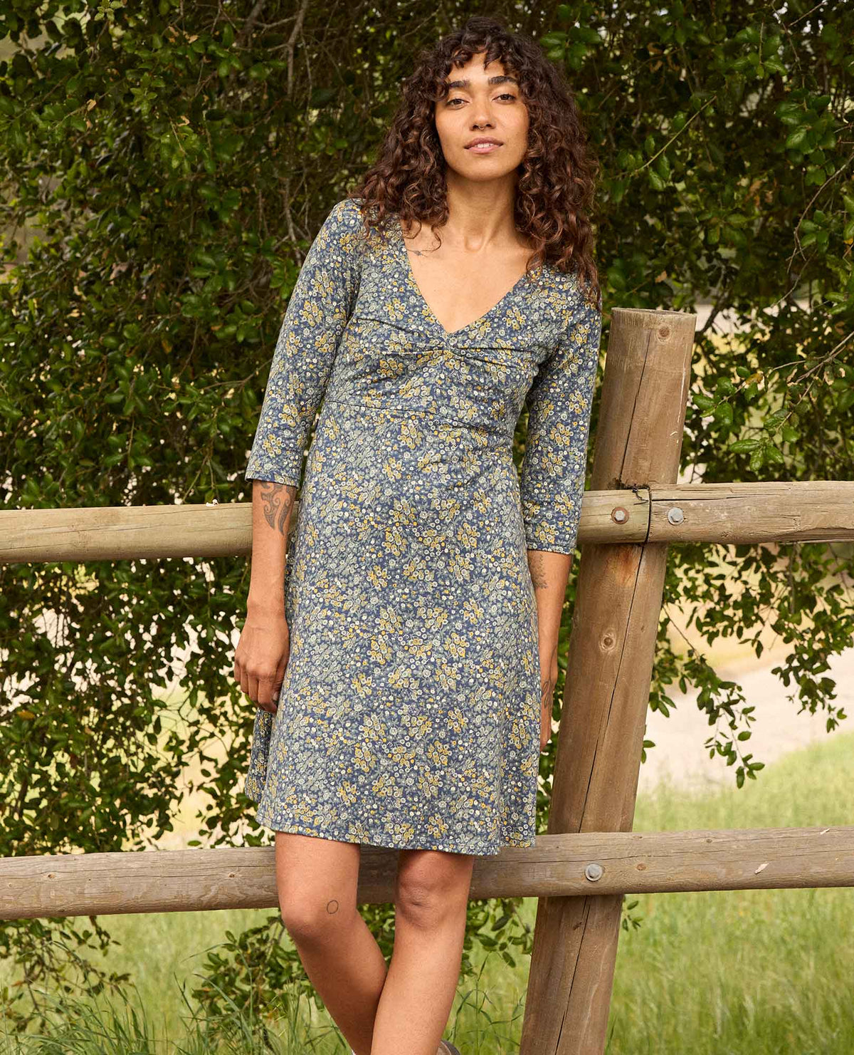 #color_true navy retro print