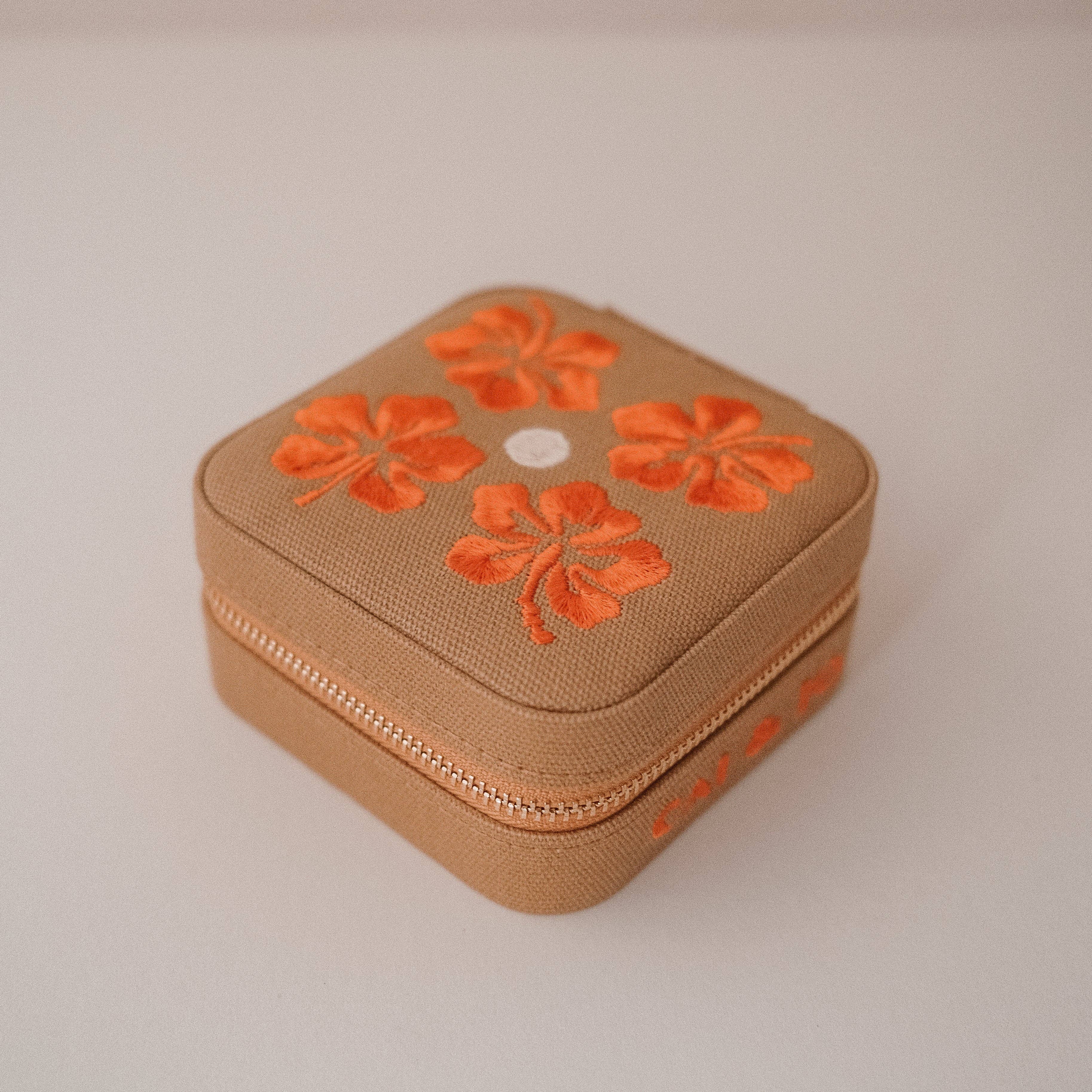 Travel Jewelry Case in Ochre Linen