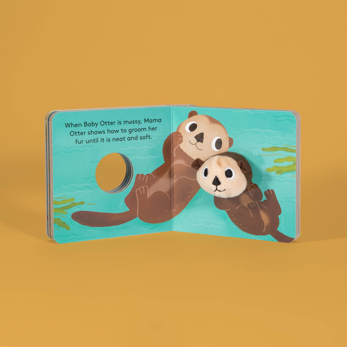 Baby Otter: Finger Puppet Book
